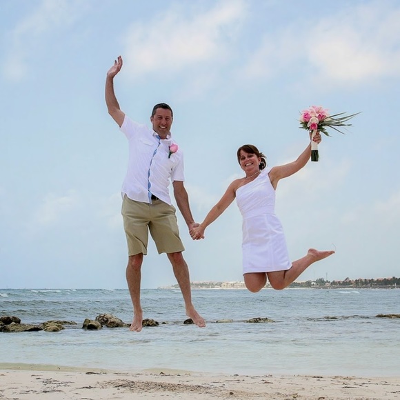 Meet your Posher, Jennifer - Picture 1 of 1